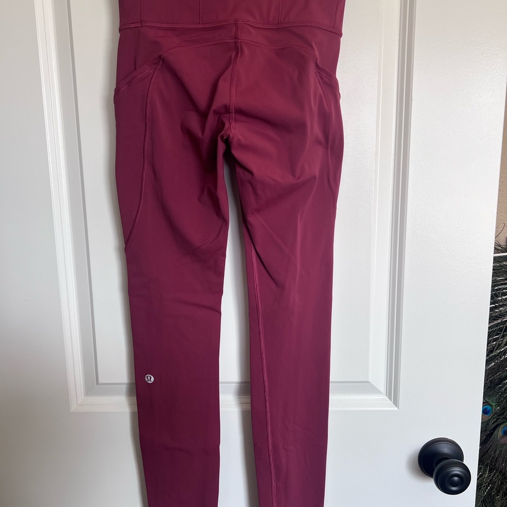 Lululemon Size 2, Pockets, 28”